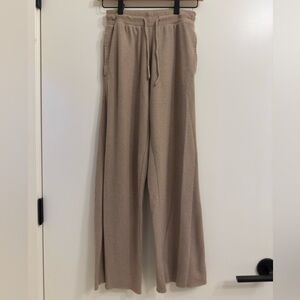 Alo Soho Wide Leg Pant (cropped)